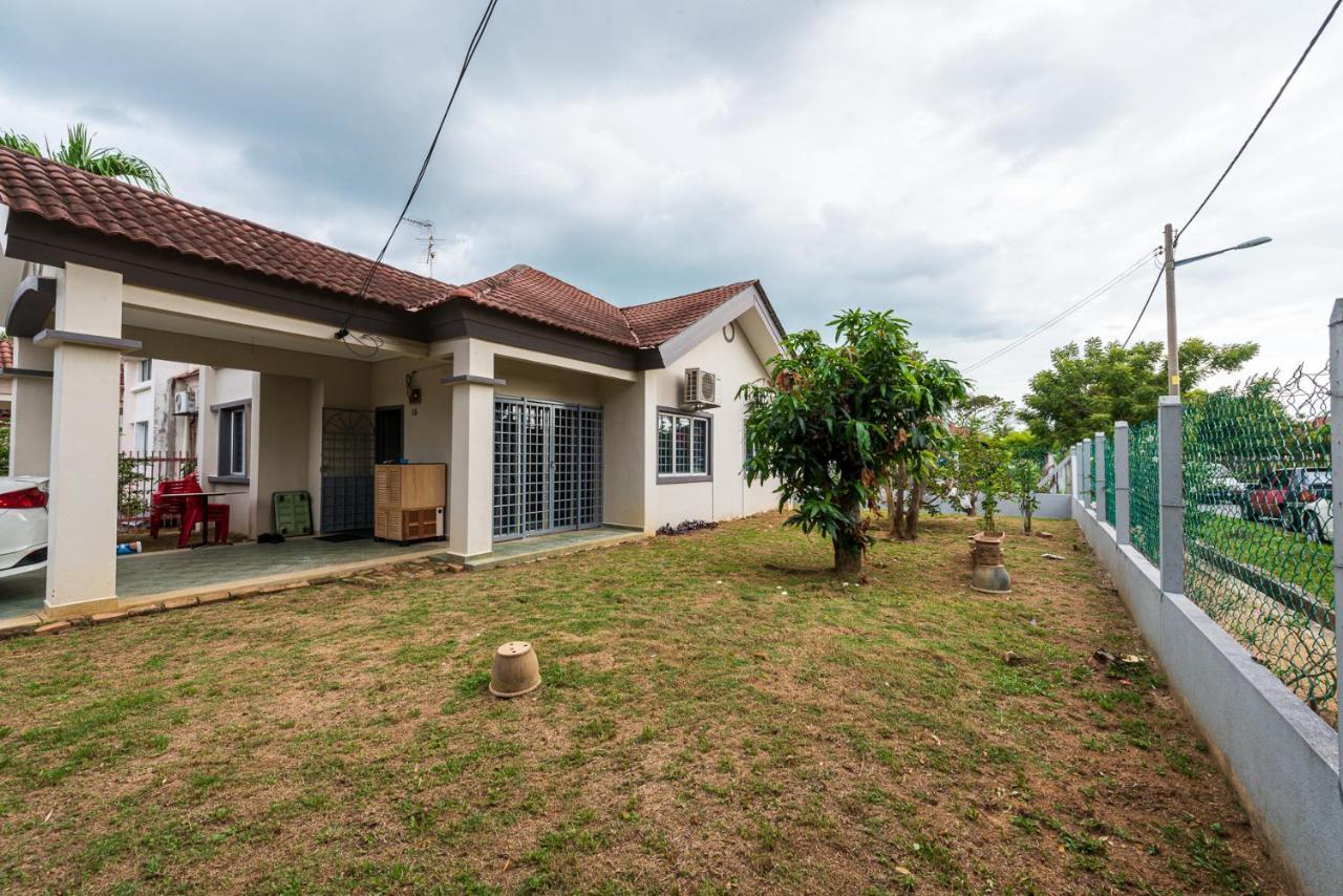 3Br Retreat Homestay Near To Goldcoast, Sepang By Verano Sungai Pelek 外观 照片